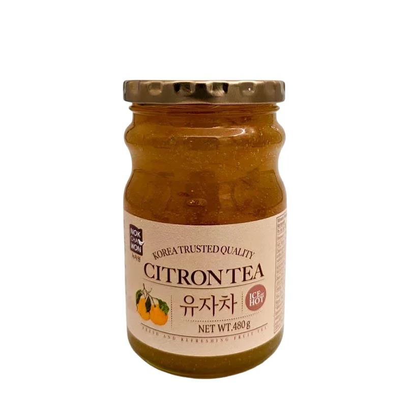 En burk yuja-cheong, en koreansk citronliknande marmelad, ofta använd för att göra värmande yuja-te eller som sötning.