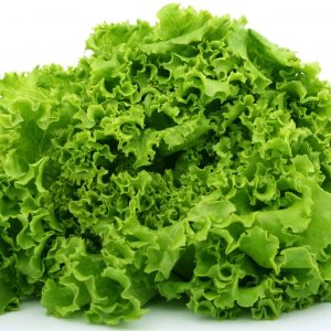 En hög med friska och gröna salladsblad, perfekta för att göra ssambap eller som tillbehör till koreansk BBQ.