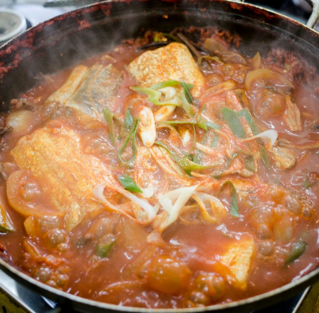 Maeuntang (Koreansk kryddig fiskgryta)
