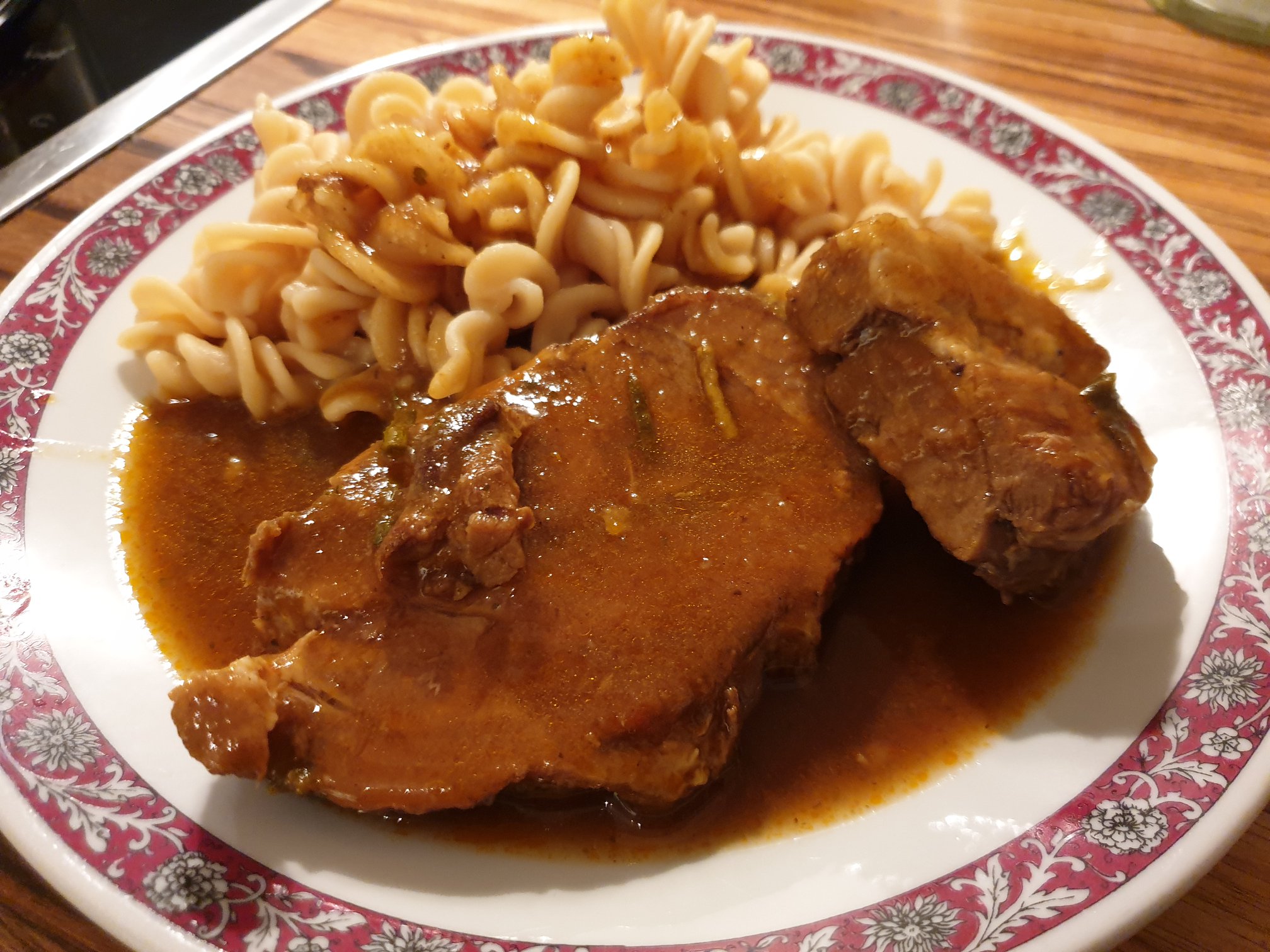 Rosmarin-Schweinebraten mit würziger Braten-Gemüsesoße – Die-Topfgucker