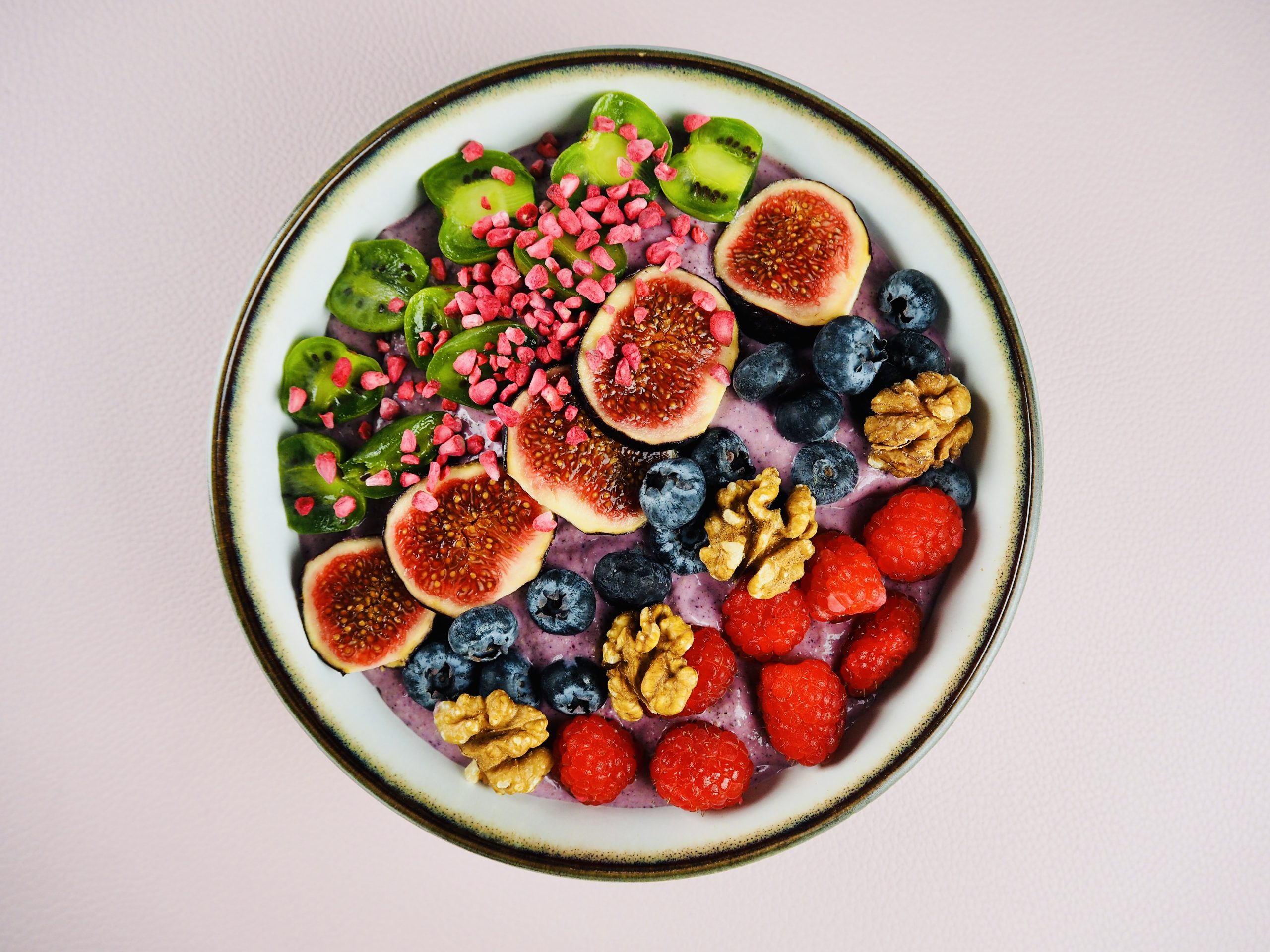 Breakfast smoothie bowl