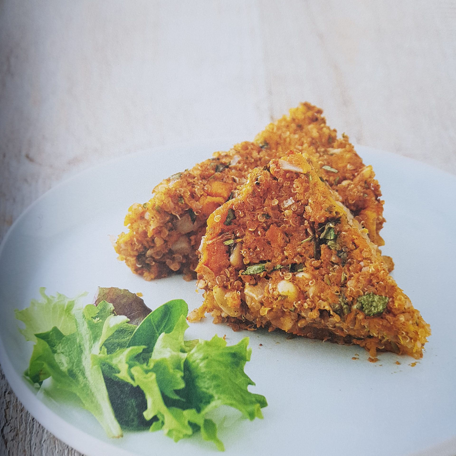 Vegan Kibbeh ovenschotel met zoete aardappel en quinoa