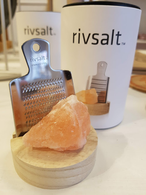 Rivsalt med rivjärn och hållare