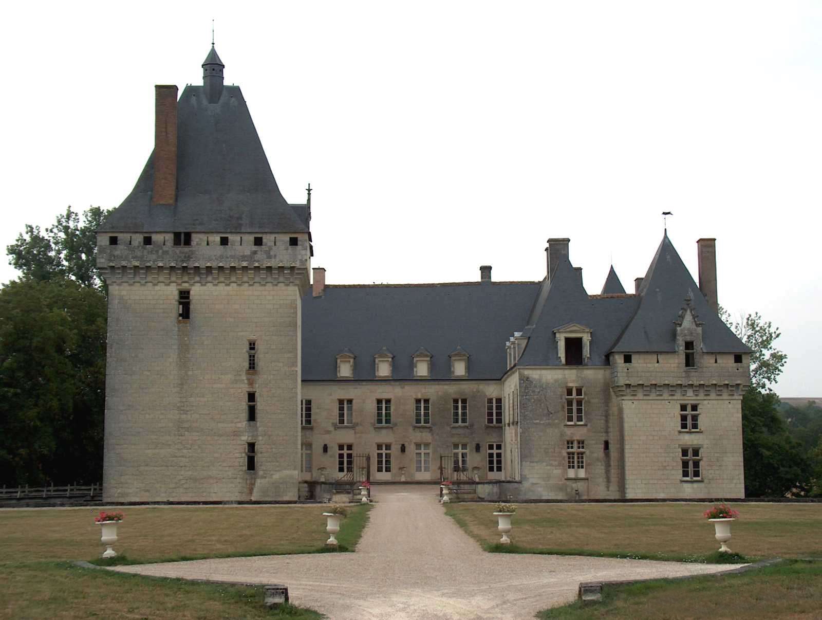 chateau-de-isle-savary1