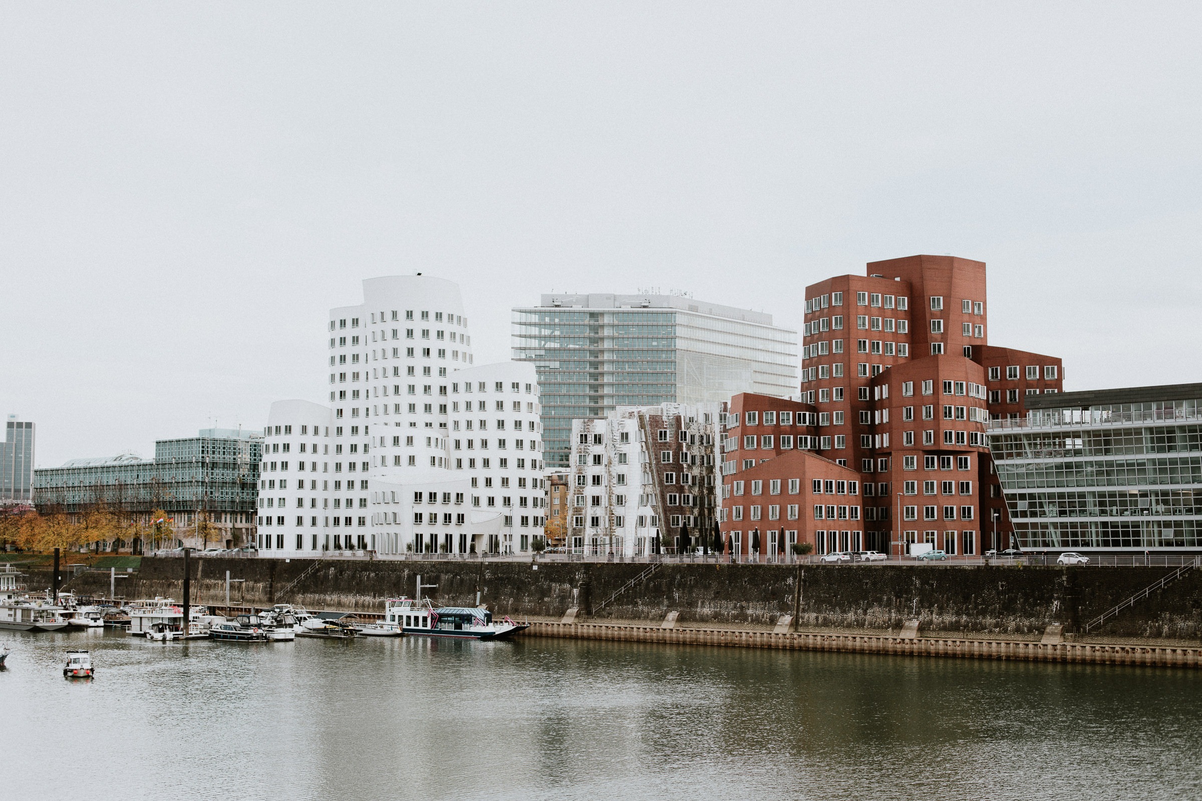 Dusseldorf - Medien hafen - Boussole magique