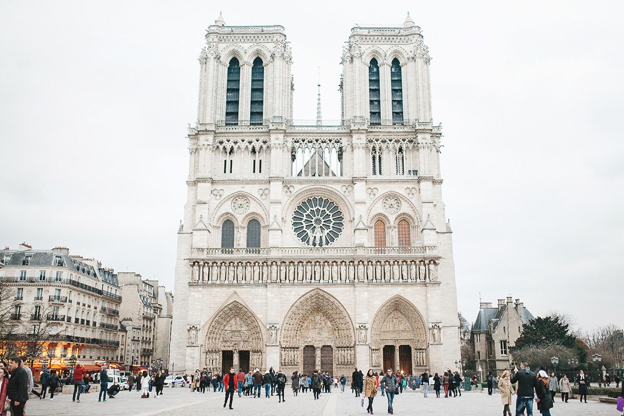 Séjour amoureux à Paris cathédrale notre dame de paris