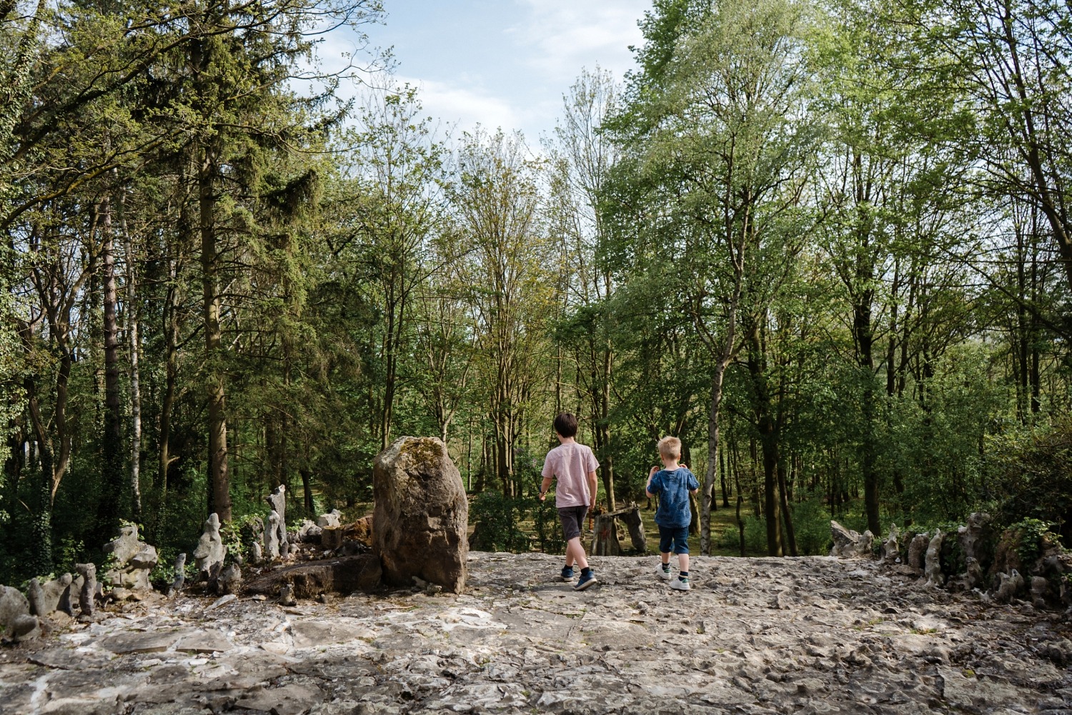 tour d'eben ezer vallée du geer insolite randonnée Belgique Province Liège