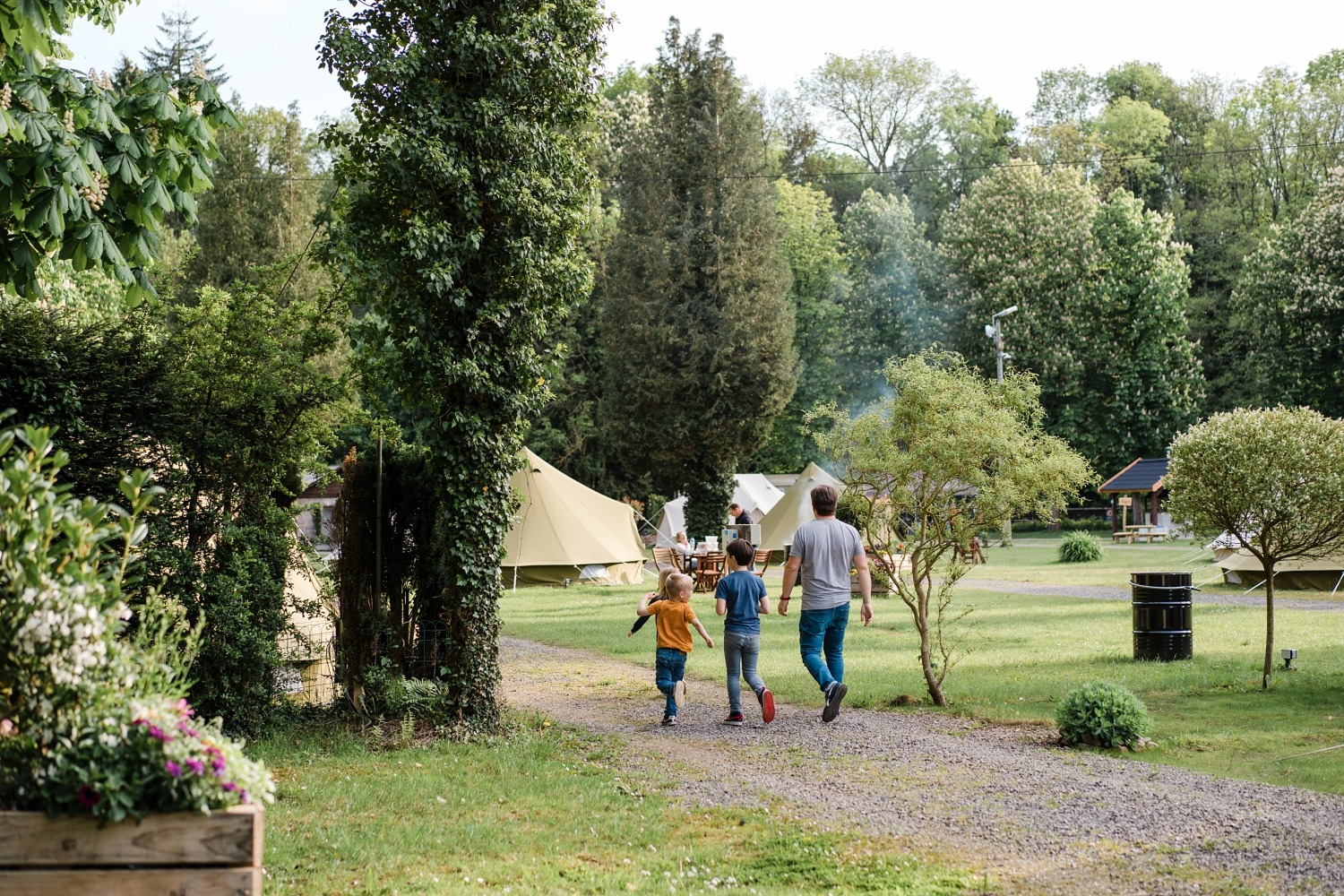 Glamping Cocoon village Grottes de Han camping belgique famille séjour parc animalier 