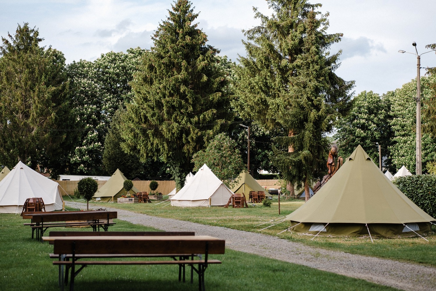 Glamping Cocoon village Grottes de Han camping belgique famille séjour parc animalier 