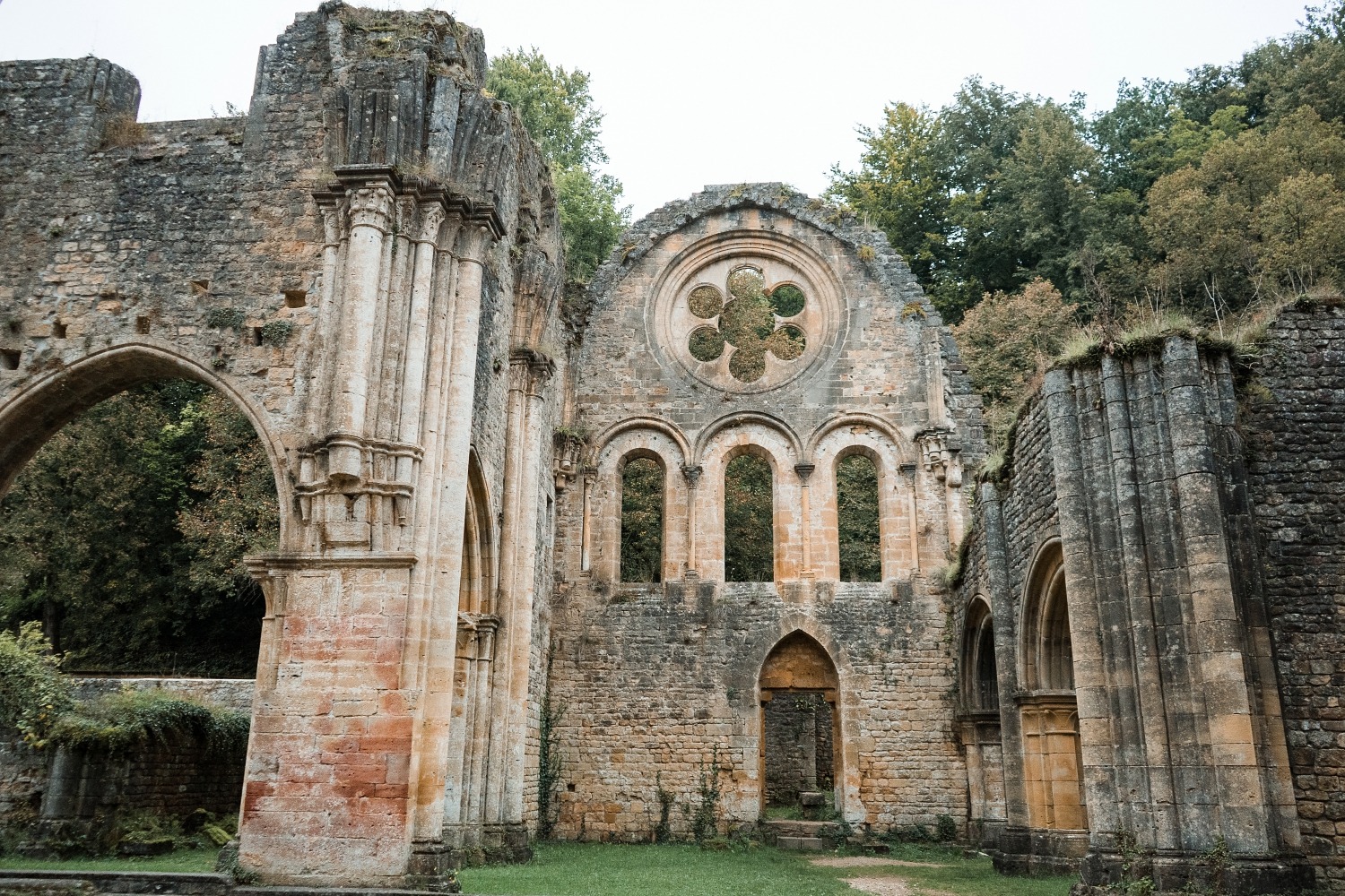 Abbaye Notre-Dame d'Orval Gaume Virton famille Wallonie Belgique brasserie bière trappiste 