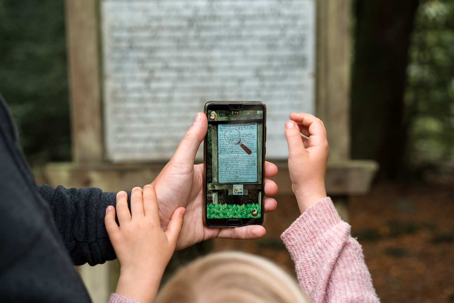 Luna & les gardiens des forêts Florenville application Totemus chasse au trésor Gaume Forêt de Muno Roche à l'appel Belgique Wallonie 