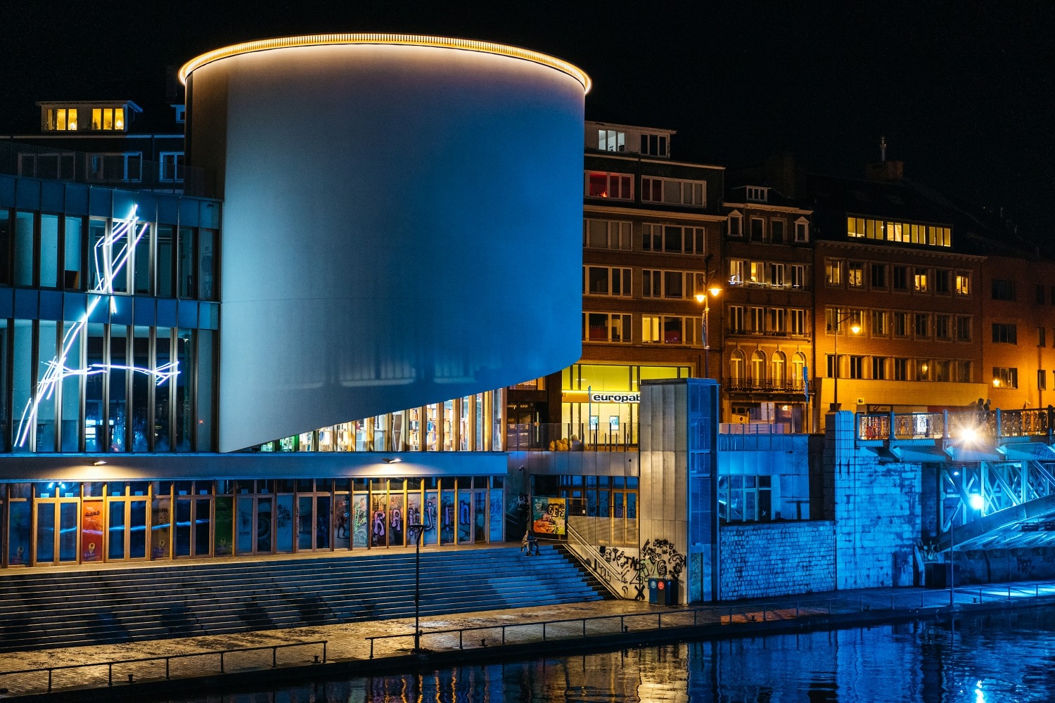 Namur en lumière parcours nocturne Wallonie citadelle veille ville artistique illuminations