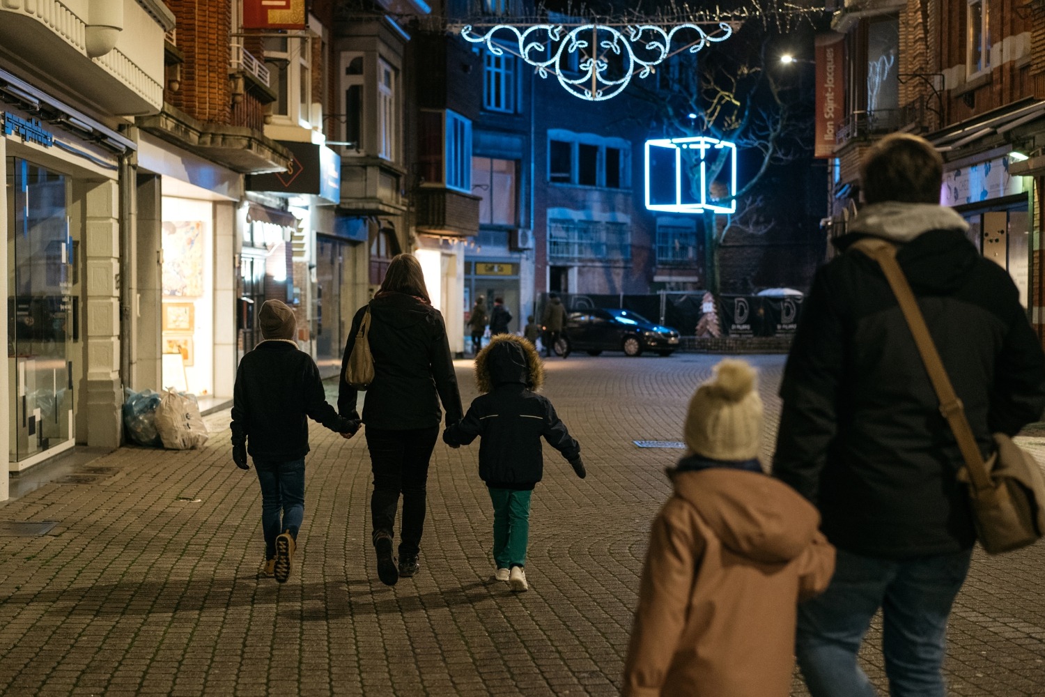 Namur en lumière parcours nocturne Wallonie citadelle veille ville artistique illuminations