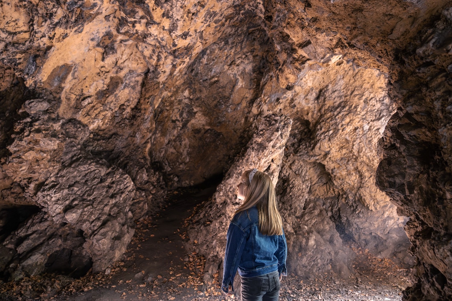 Grotte de Spy EHOS Namur Jemeppe-sur-Sambre archéologie Homme de neandertal rando forêt famille préhistoire