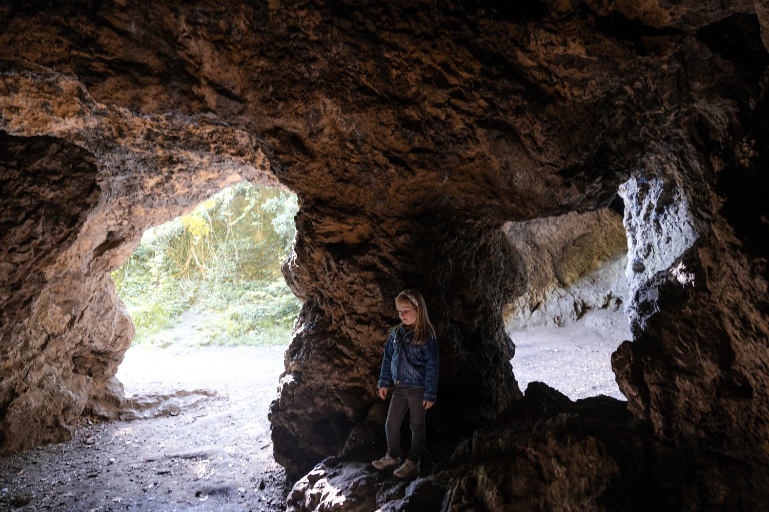 Grotte de Spy EHOS Namur Jemeppe-sur-Sambre archéologie Homme de neandertal rando forêt famille préhistoire