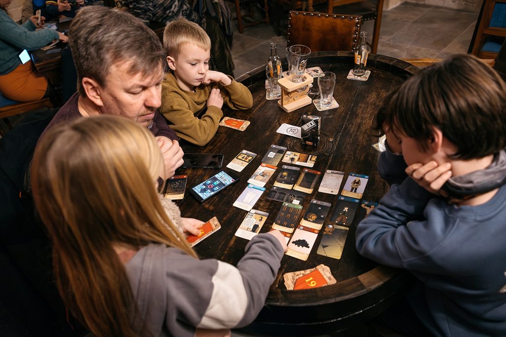 NJoy Games - Bar à jeux de société médiéval à Mons 20