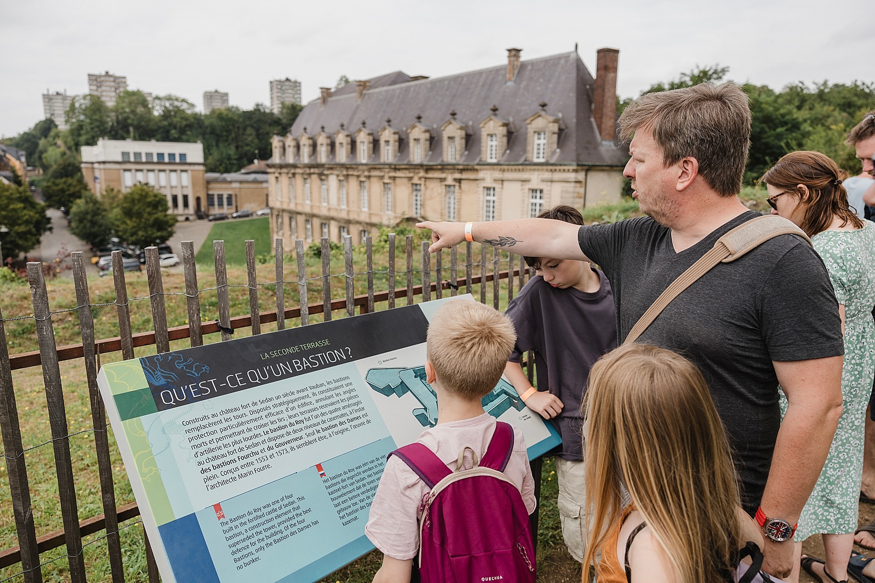 Chateau fort Sedan France médiéval famille enfant spectacle