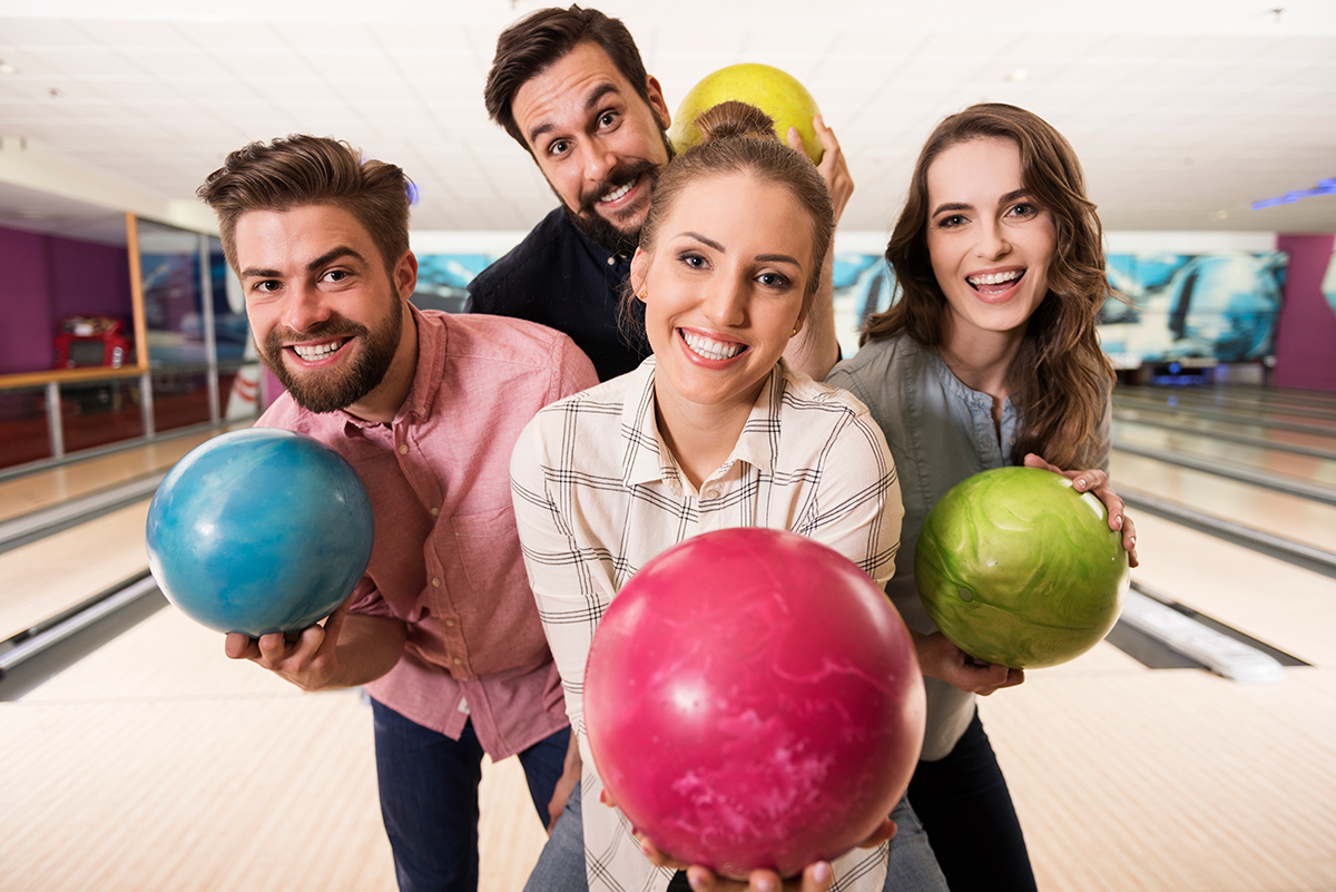 FAMILJEBOWLING PÅ SPORTLOVET