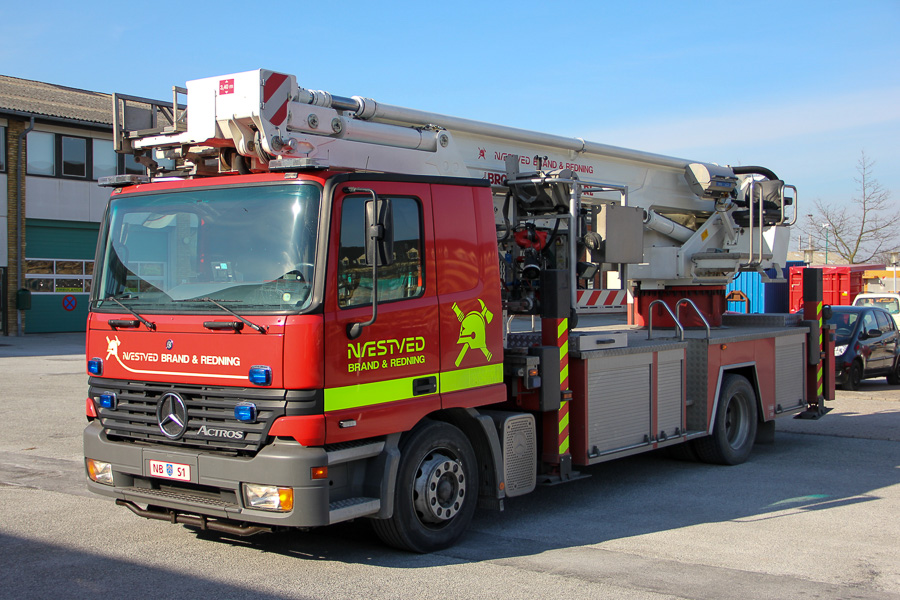 Næstved S1, brandvæsenets højderedningskøretøj. Bronto redningslift på Mercedes-Benz Actros chassis. Foto: Henning Svensson