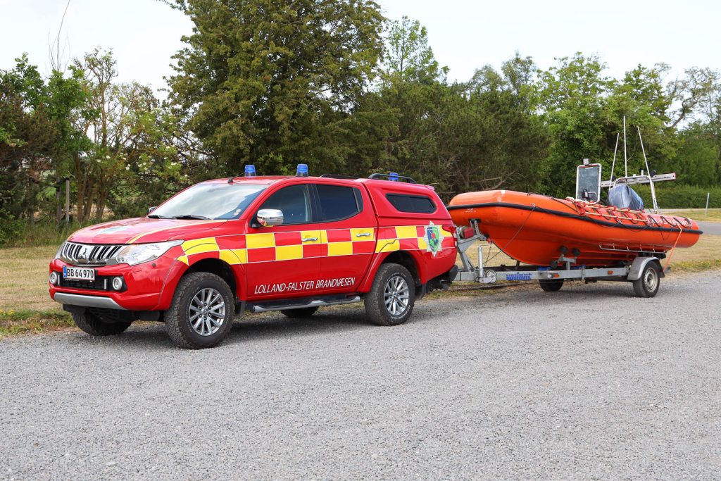 Mitsubishi L200 4x4 med påprodset redningsbåd. Frivilligenheden i Maribo. Foto: Claus Mortensen