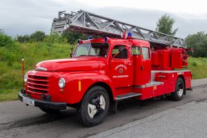 En smuk dame, Volvo/Magirus drejestige fra 1961. Køretøjet er et af to identiske, leveret til Frederiksberg Brandvæsen i 1961 som S1. Køretøjet kom til Sønderborg i 1984. Foto: Tony Frimodt