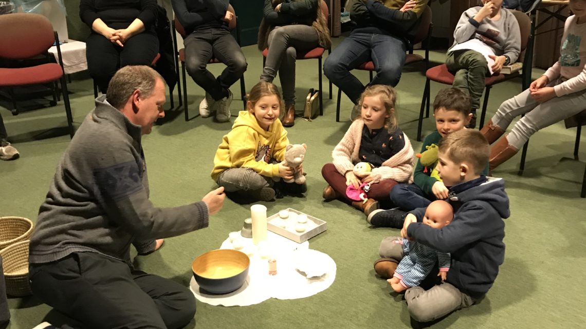 Voorbereiding op het doopsel op schoolleeftijd