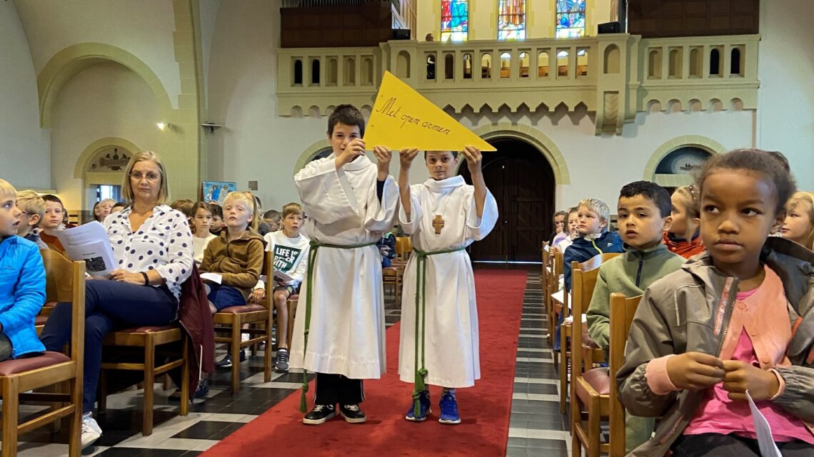 Startviering O.-L.-Vrouwecollege in de St.-Antoniuskerk