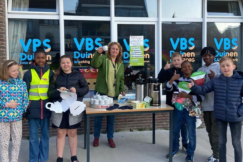 Koffiestop t.v.v. Broederlijk Delen in VBS Duinen