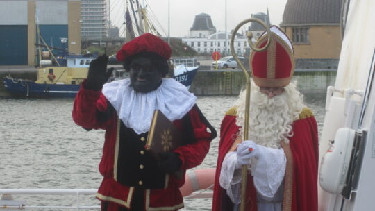 De Sint bezoekt de Vuurtorenwijk