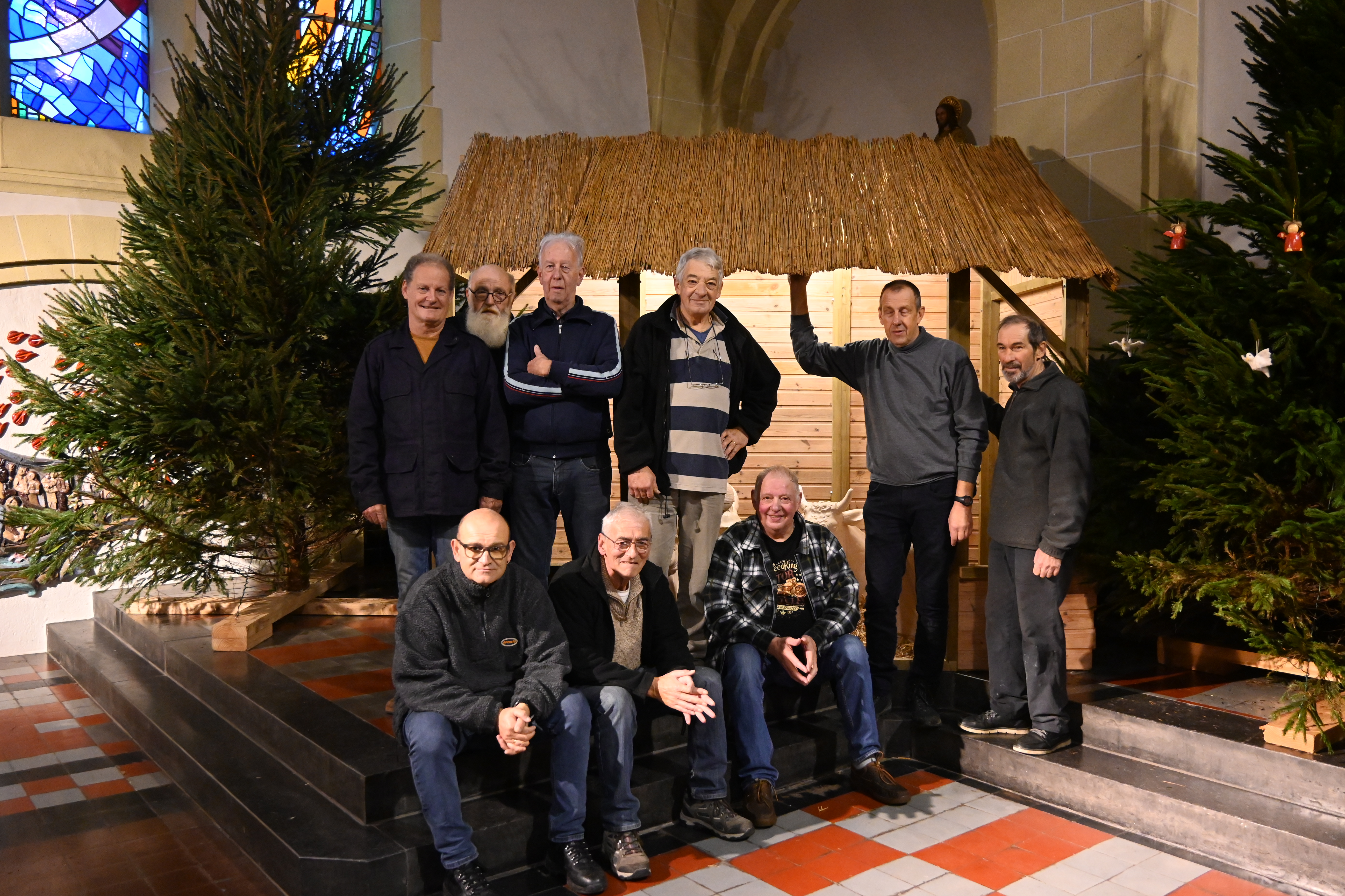 Kerstbomen krijgen weer mooie plaats in onze kerken