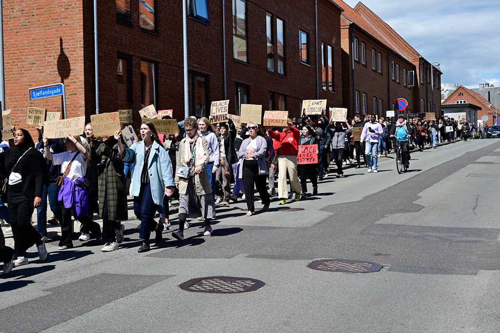 Fire teenagere arrangerede Black Lives Matter-demonstration i Viborg