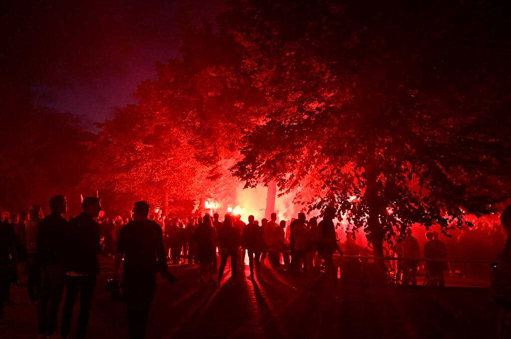 AGF-fans fejrer bronzemedalje på Rådhuspladsen