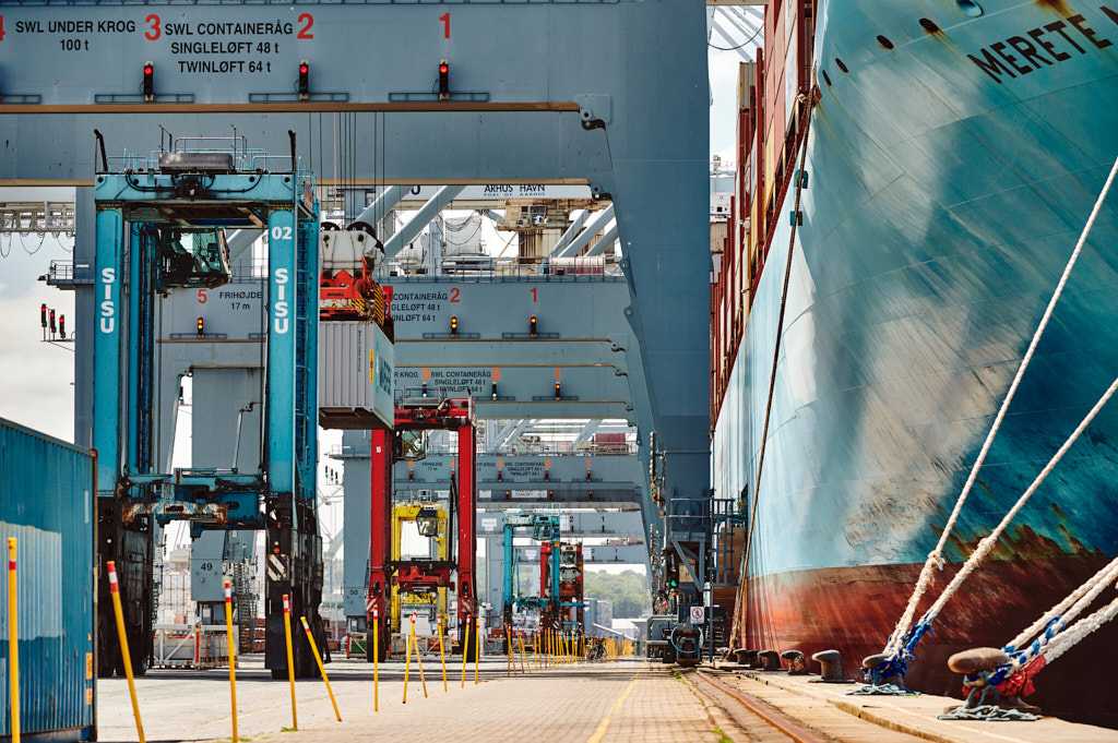 Nærbillede af containerkraner hos APM Containerterminal Fotograf Aarhus