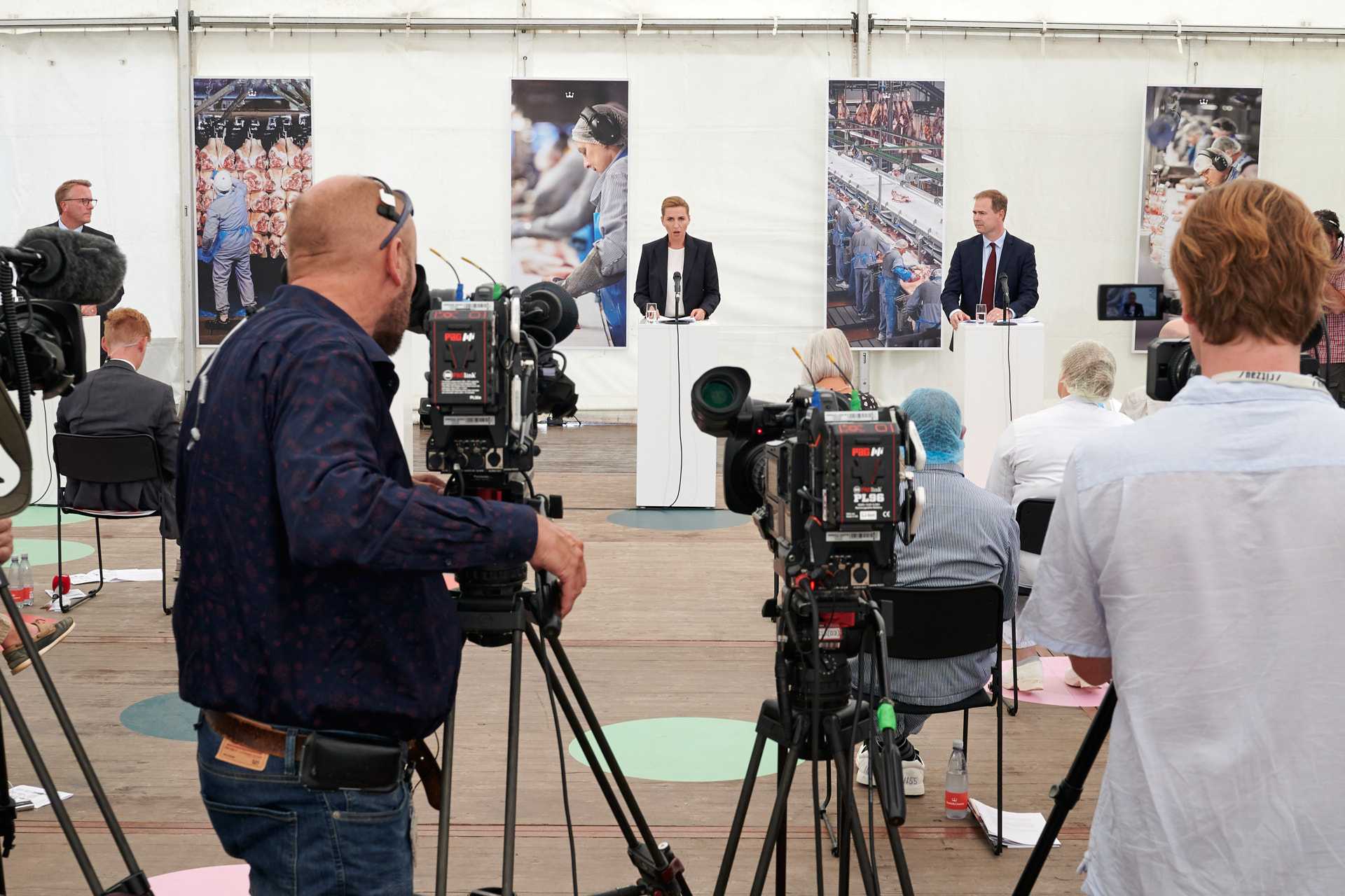 Statsminister Mette Frederiksen, finansminister Nicolai Wammen, skatteminister Morten Bødskov og beskæftigelsesminister Peter Hummelgaard under en pressekonference i Horsens.