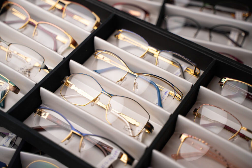 Brillestel – Din brillebus – Home optik