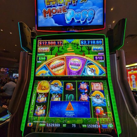 Who Makes Huff And Puff Slot Machine?