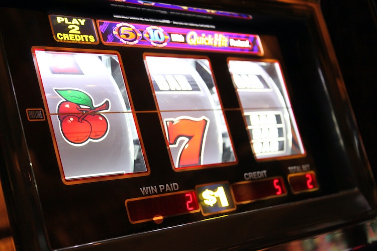 How Do Online Slot Machines Work?