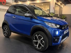 VERKOCHT Aixam Crossover Premium Brommobiel • 2020•7346 km• Carplay •