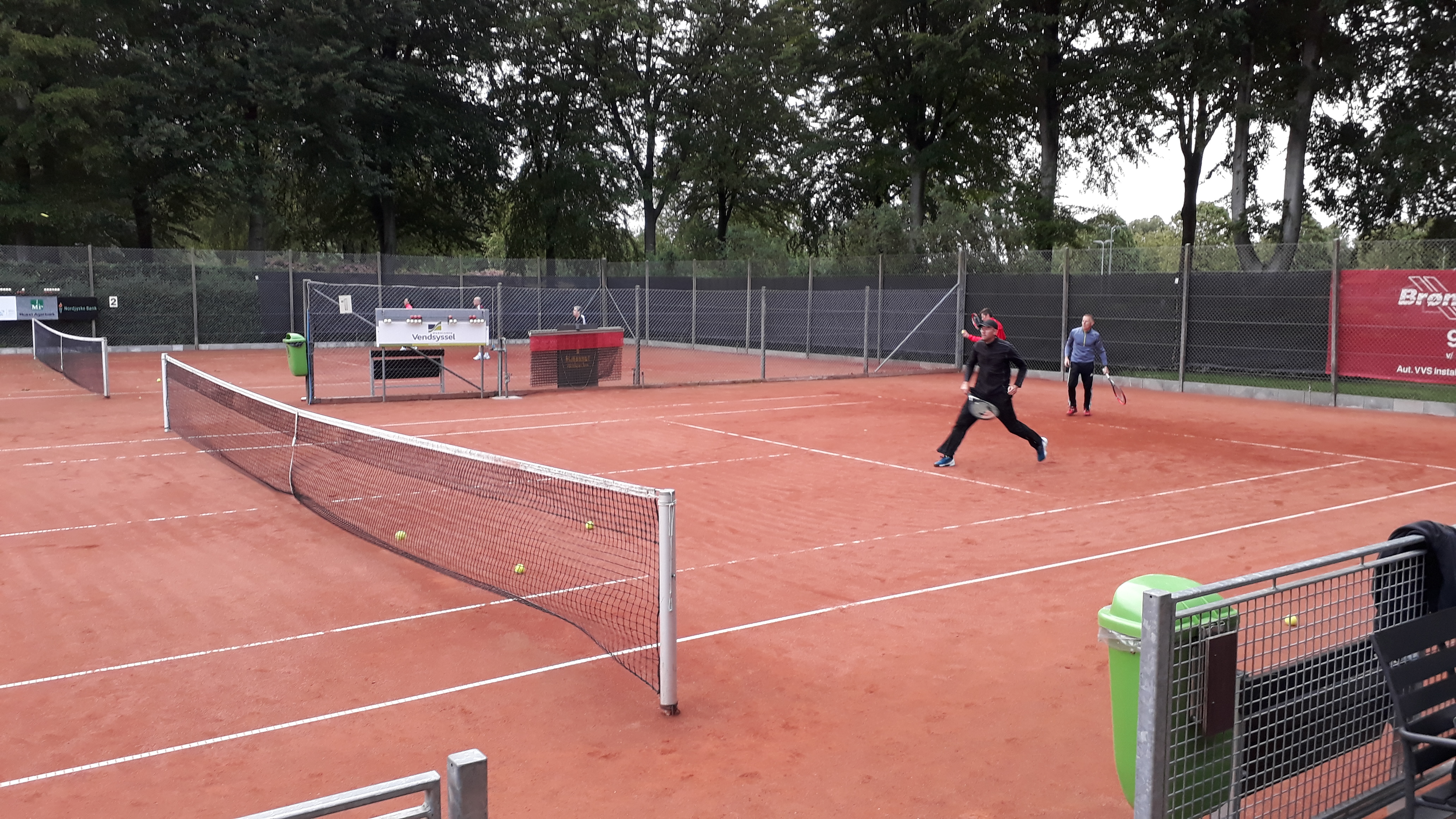 Så er tennisbanerne åbne for spil – Brønderslev Tennis og Padel Klub
