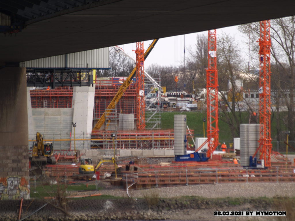 Neubau der A40 Rheinbrücke in Duisburg Neuenkamp Blickrichtung rechte Rheinseite