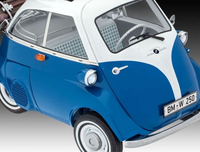 REV07030 BMW Isetta 250 Plastic Kit