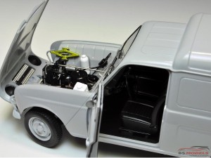 EBR25003 Renault R4 Fourgonnette Plastic Kit