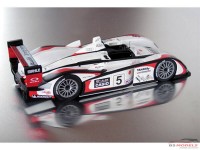 LMM124077 Audi R8 Casio  #5  Winner Le Mans 2004 Multimedia Kit