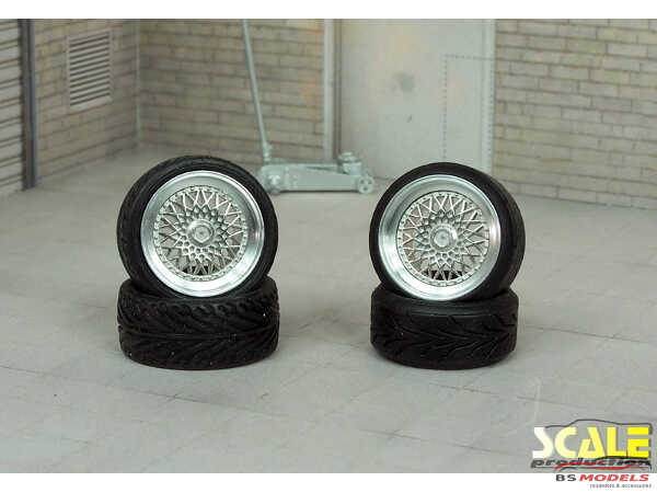SPRF24108 17" BBS  RS wheels & tires (tread) Multimedia Accessoires