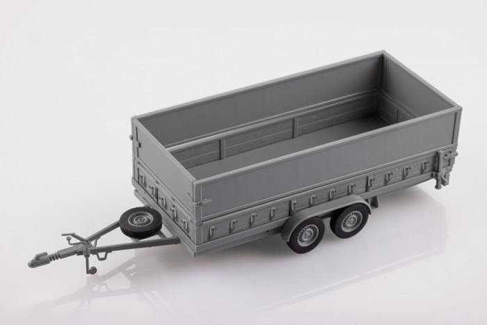 HEL80778 Goods Trailer Plastic Kit