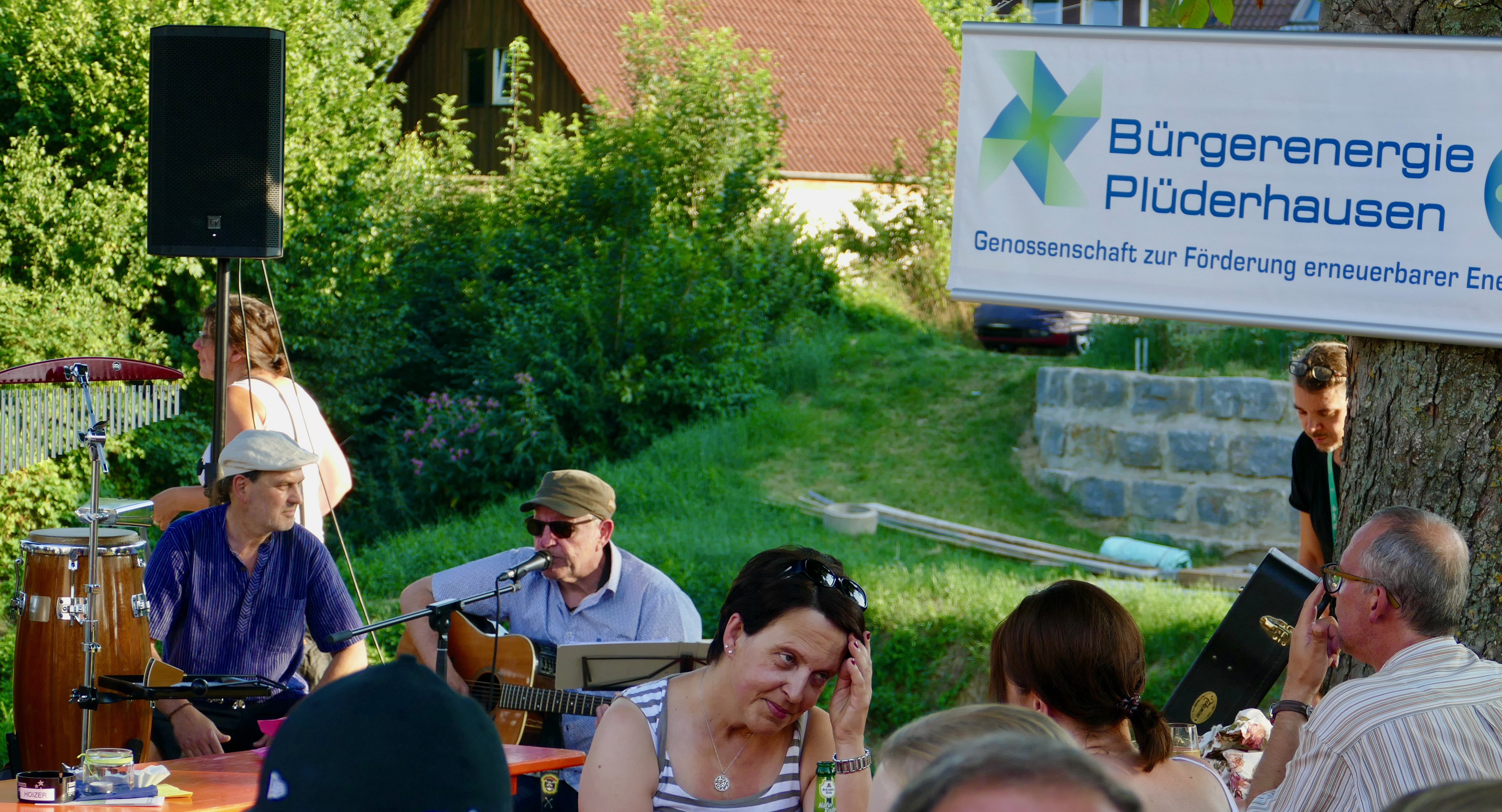 Duo Rolf und Siggy spielen beim  Treff an der Rems