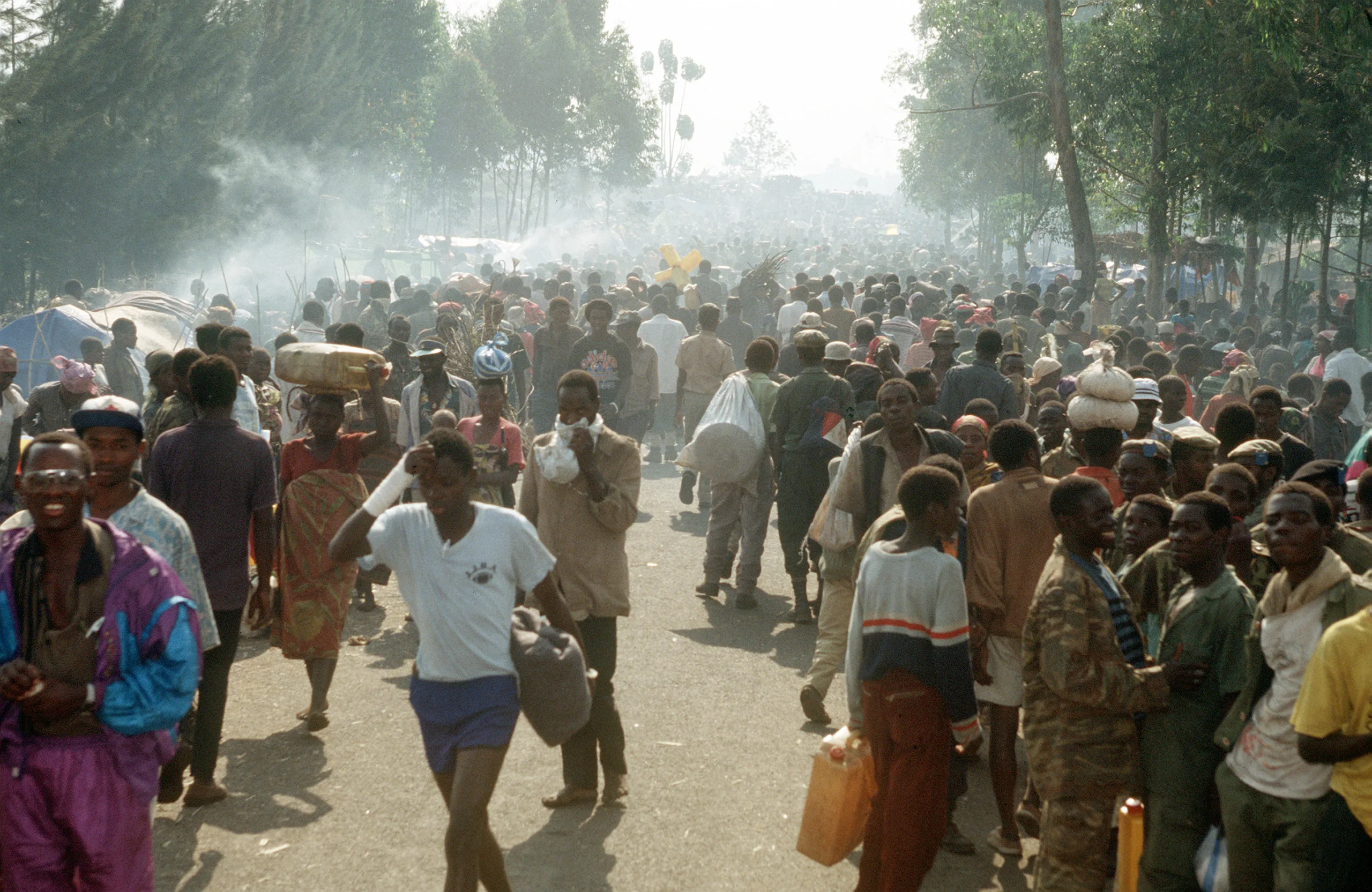 Flyktningestrømmen ut av Rwanda etter folkemordet endte i nye kriger. her fra Kitali, Goma i august 1994