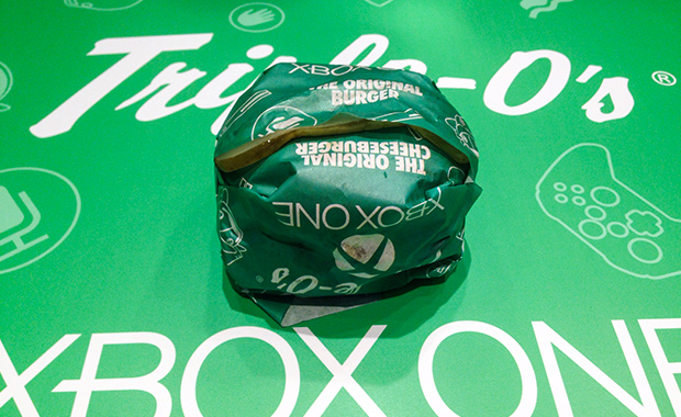 Burgerdudes testar Xbox One-burgaren i Hong Kong
