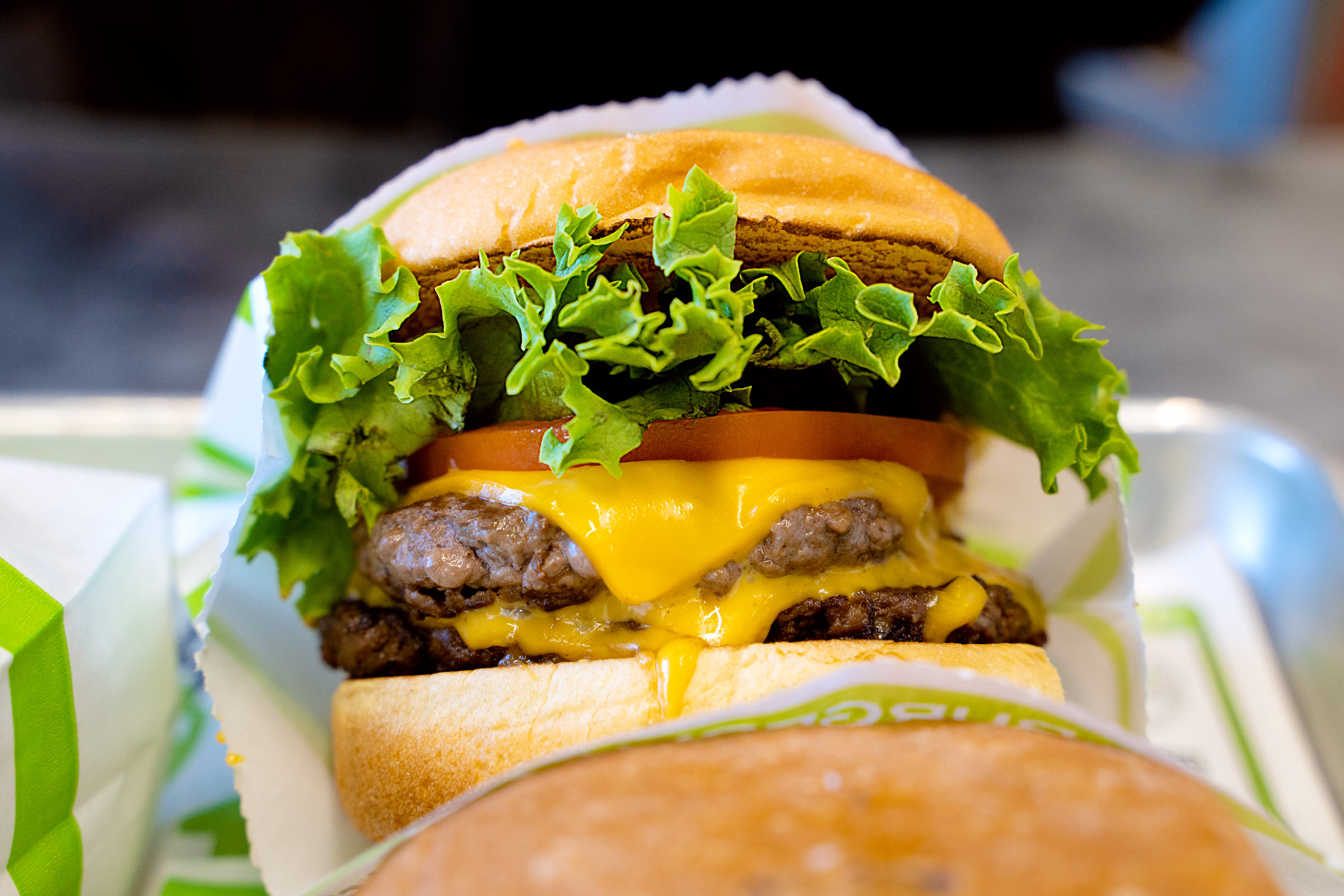 Foto: BurgerFi Cheeseburger från BurgerFi.
