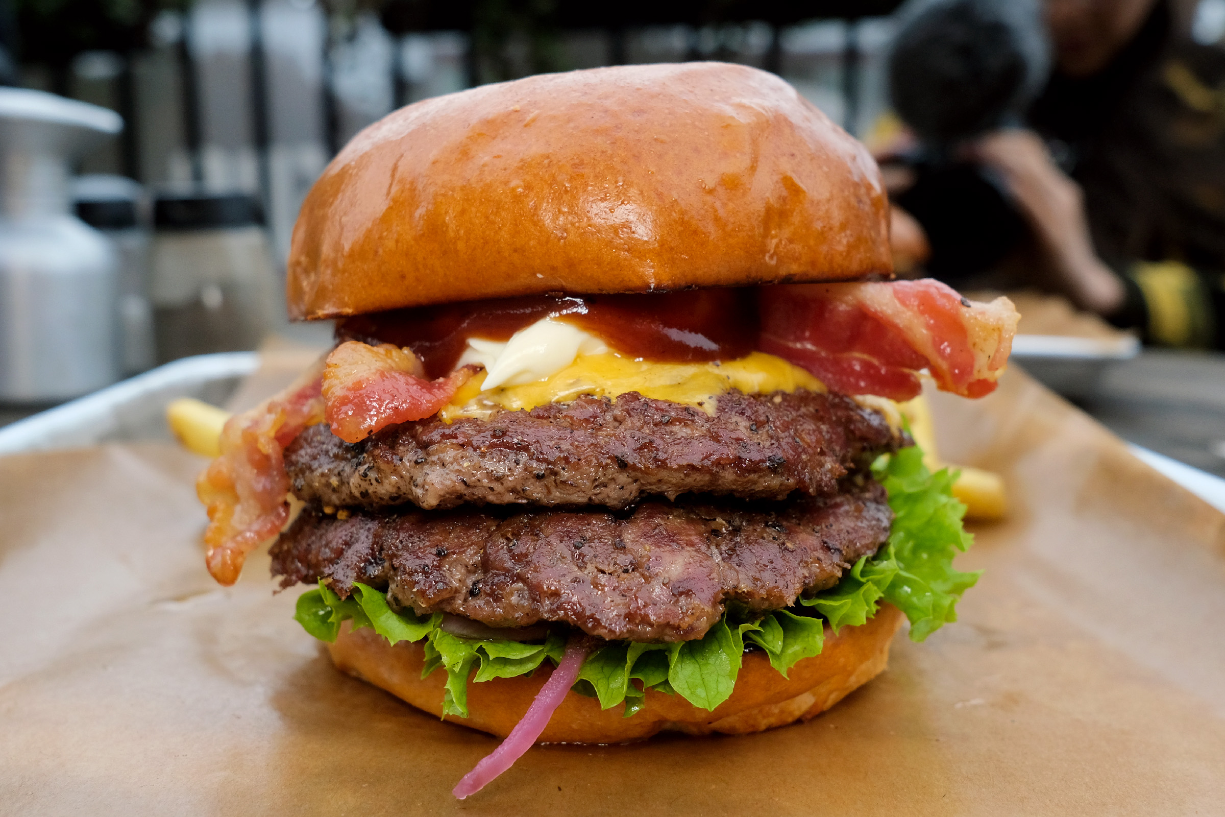 Foto: Dubbel Bacon från O Burgers & More.